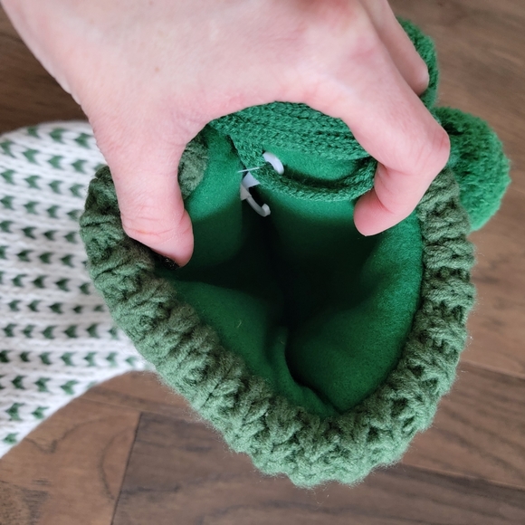 NEW! Set of 2! 🎄 20" Chunky Knit Christmas Holiday Stockings with Pom Poms - Picture 6 of 8